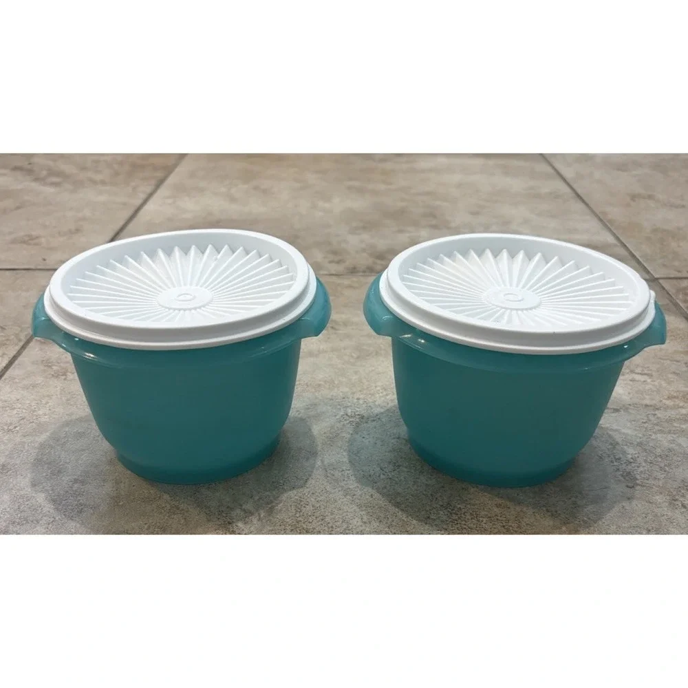 Tupperware Servalier Bowls 20oz Set of 2 Teal Blue Sunburst Instant Seals Mexico
